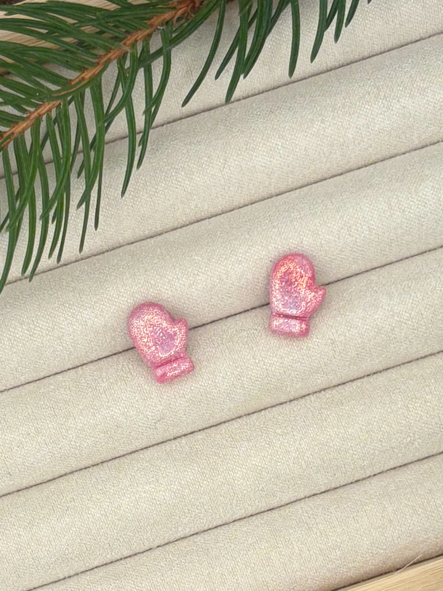 Shimmer Mittens Studs